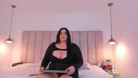 Snapshot of julieta_jane_ chatting on 11.03.25 Julieta online show from 11.03.25