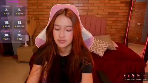 Snapshot of julieta_moretti chatting on 06.17.26 Julieta online show from 06.17.26