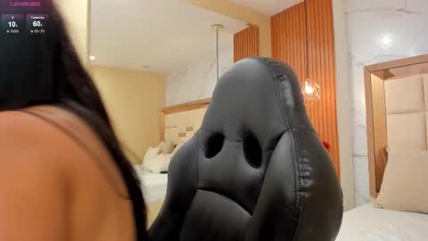 Snapshot of julieta_rose__ chatting on 11.08.25 online show from 11.08.25