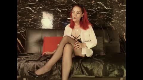 Snapshot of julieta_wall2 chatting on 10.03.25 Julieta wall online show from 10.03.25