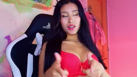 Snapshot of julietaa1_ chatting on 10.15.25 juli online show from 10.15.25