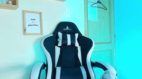 Snapshot of julietaa1_ chatting on 11.14.25 juli online show from 11.14.25