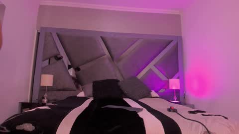 andara velez online show from 10.18.25