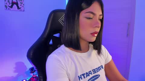 Snapshot of julietariverss chatting on 01.20.25 Julieta online show from 01.20.25