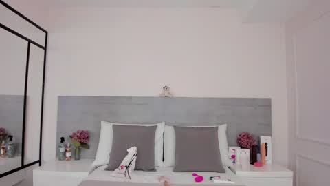 Juliana online show from 01.14.25
