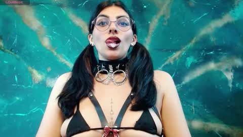    online show from 10.01.25