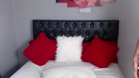 Snapshot of julietha_fox chatting on 03.05.25 julietha fox online show from 03.05.25