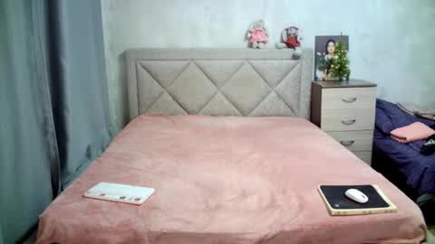 Snapshot of julietkalen chatting on 01.08.25 Julietkitty online show from 01.08.25