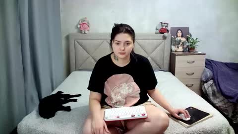 Snapshot of julietkalen chatting on 01.22.25 Julietkitty online show from 01.22.25