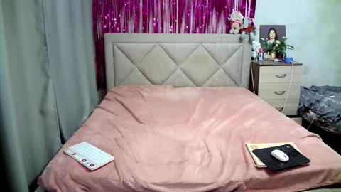 Snapshot of julietkalen chatting on 03.07.25 Julietkitty online show from 03.07.25