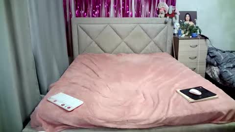 Snapshot of julietkalen chatting on 03.09.25 Julietkitty online show from 03.09.25