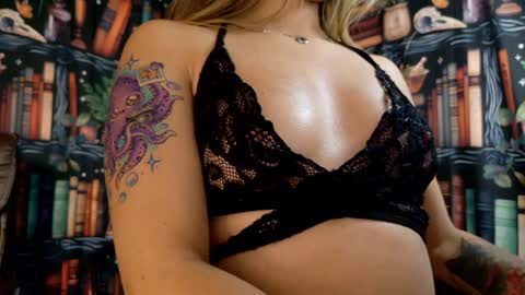 Julietta Jackson online show from 01.30.25