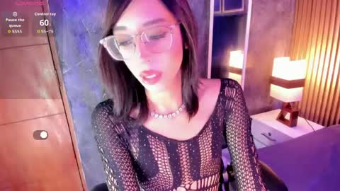   J U L L I E T A F O X   online show from 04.18.26