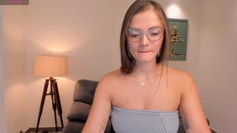 Snapshot of juliettabasset chatting on 01.27.25 JULIETTA online show from 01.27.25