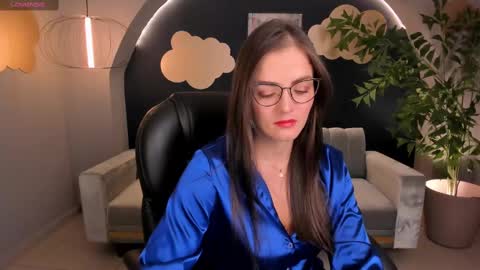 Snapshot of juliettabasset chatting on 02.11.25 JULIETTA online show from 02.11.25