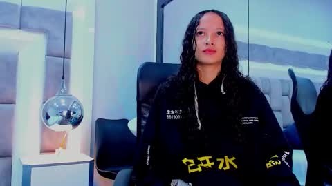 Hi guys It is a pleasure to have you here I am Julieta  online show from 09.28.25