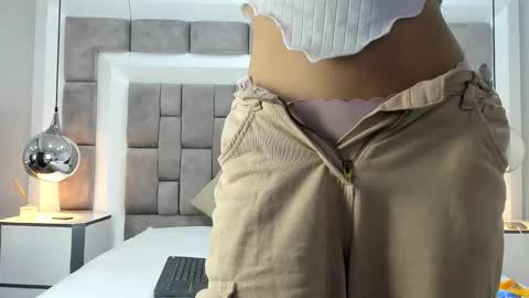 Hi guys It is a pleasure to have you here I am Julieta  online show from 11.04.25