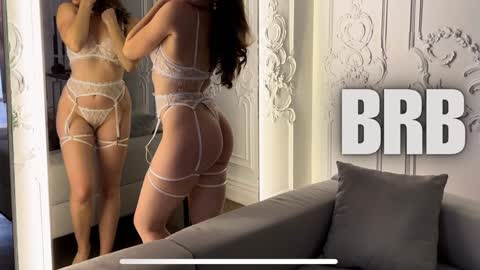 Julie online show from 12.12.24