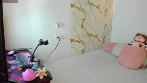 Snapshot of juliette_sweet05 chatting on 07.15.26 juliette online show from 07.15.26