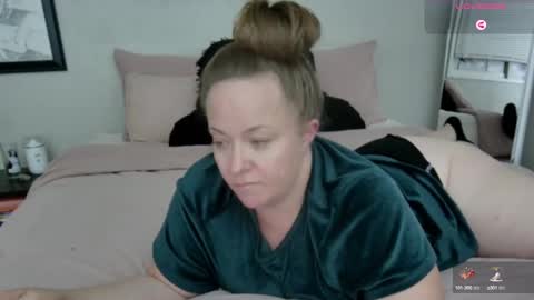 Snapshot of julimonroe chatting on 12.26.24 Juli Monroe online show from 12.26.24