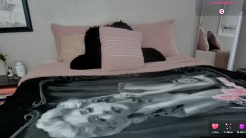 Snapshot of julimonroe chatting on 12.30.24 Juli Monroe online show from 12.30.24