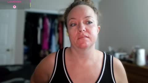 Snapshot of julimonroe chatting on 09.13.25 Juli Monroe online show from 09.13.25