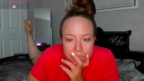 Snapshot of julimonroe chatting on 09.23.25 Juli Monroe online show from 09.23.25