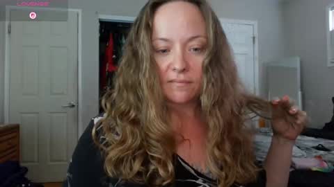 Snapshot of julimonroe chatting on 10.05.25 Juli Monroe online show from 10.05.25