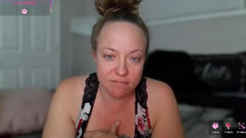 Snapshot of julimonroe chatting on 11.07.25 Juli Monroe online show from 11.07.25