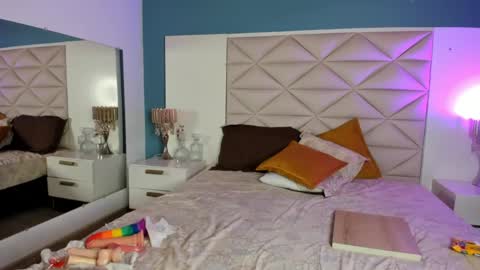 Juli online show from 03.27.26