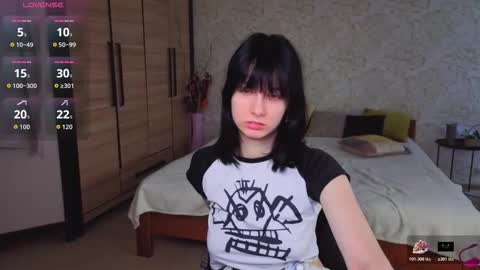 Snapshot of julissweet chatting on 11.02.25 Asmodeus online show from 11.02.25