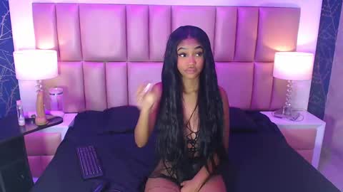 Snapshot of julitpink chatting on 10.02.25 julitpink online show from 10.02.25