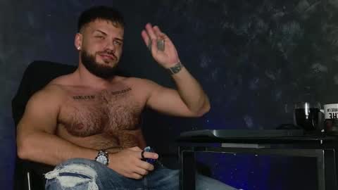 JULiUS   online show from 12.01.25