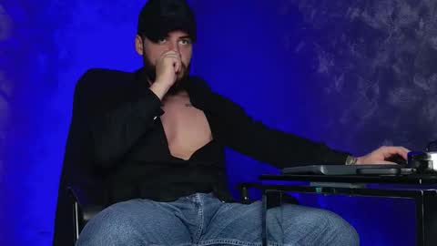 JULiUS   online show from 12.21.25