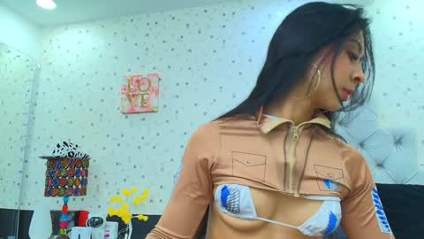 Snapshot of jullietareyes chatting on 01.31.25 Julieta Reyes online show from 01.31.25