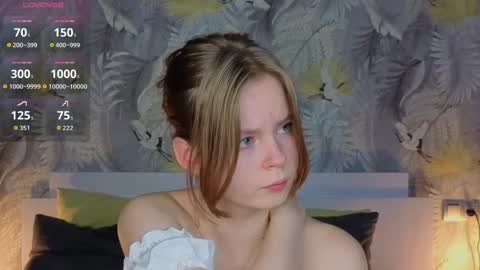 Snapshot of jullietebliss chatting on 10.25.25 Julie online show from 10.25.25