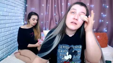 Snapshot of jullymood chatting on 03.14.26 DoubleCherry online show from 03.14.26