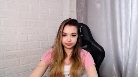 Snapshot of jullymood chatting on 03.20.26 DoubleCherry online show from 03.20.26