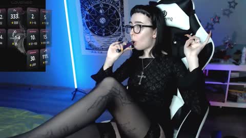 Baroness Von Cringe online show from 12.20.24
