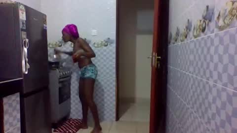 Snapshot of julsey_juicy chatting on 03.29.26 Reyna online show from 03.29.26