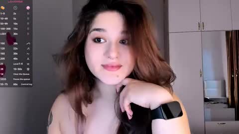 Snapshot of july_slowdive chatting on 02.25.25 Julie online show from 02.25.25