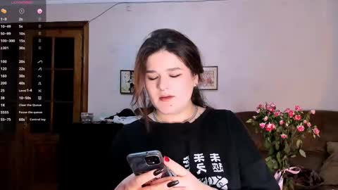 Snapshot of july_slowdive chatting on 03.12.25 Julie online show from 03.12.25