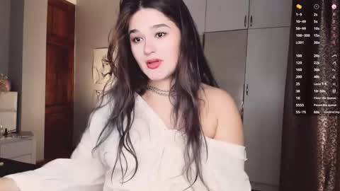 Snapshot of july_slowdive chatting on 11.13.25 Julie online show from 11.13.25