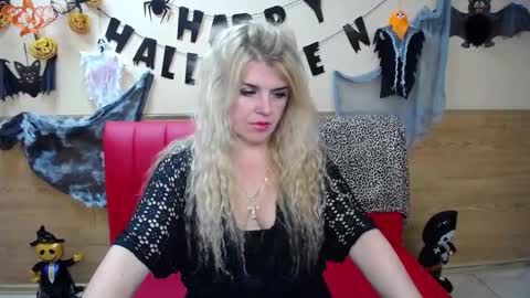 Snapshot of julya_barbi chatting on 11.04.25 Julya Barbi online show from 11.04.25