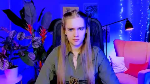 junewoods online show from 03.03.26