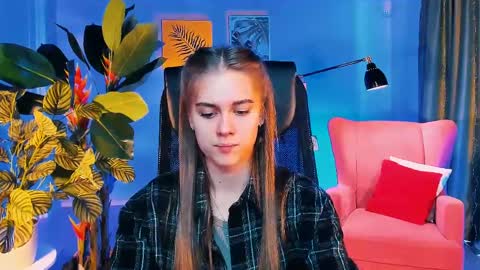 junewoods online show from 04.02.26