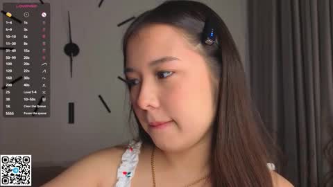 Bella online show from 10.14.25