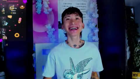 Snapshot of juniior0_0 chatting on 02.16.25 Junior online show from 02.16.25