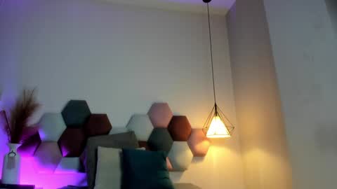 Jupiter Fox online show from 01.20.25