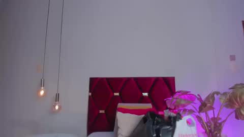 Jupiter Fox online show from 09.09.25